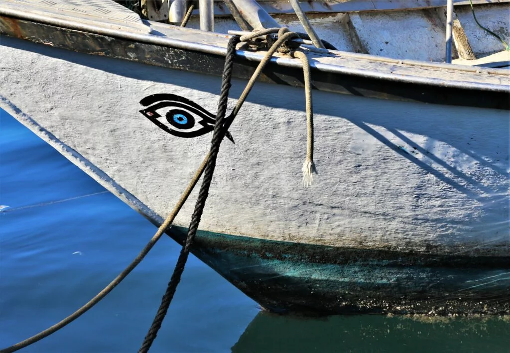 barco-pesca-ojo-fenicio-1024x709.jpg